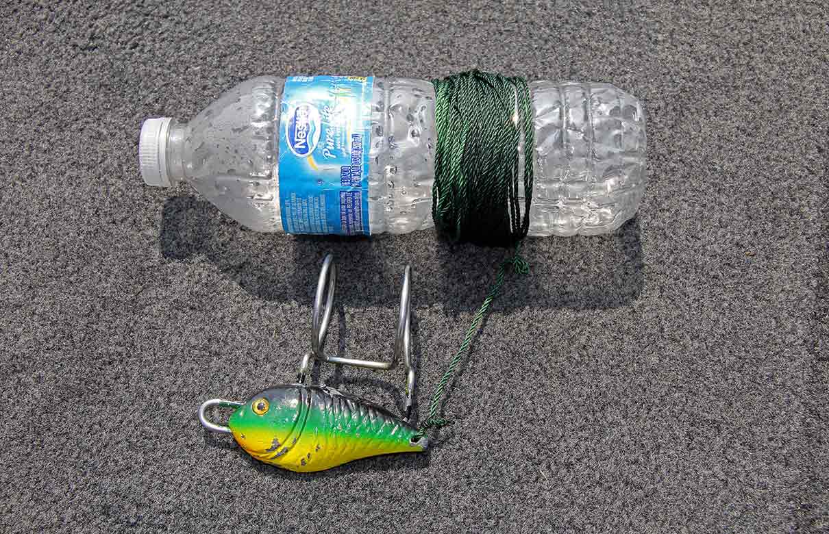 EZ Lure Retriever, with improvised reel, is designed to slide down the line and engage the snagged lure. (Photo courtesy of FloridaSportsman.com)